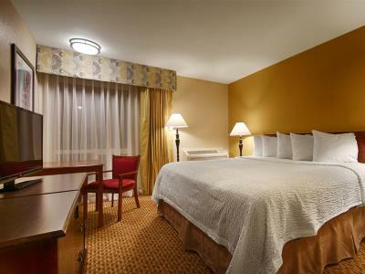 Hotel Western Village Fresno