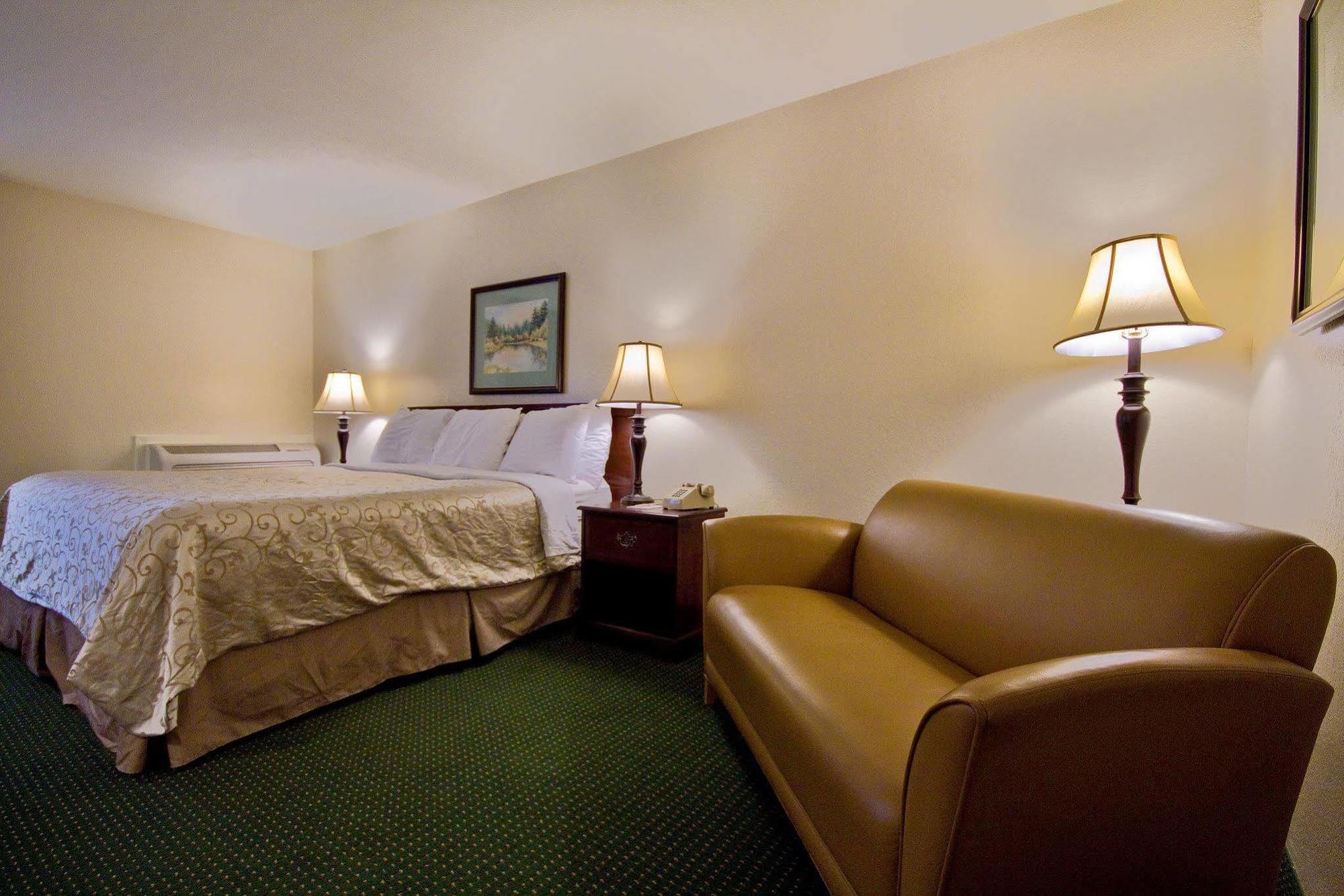 Hotel Western Village