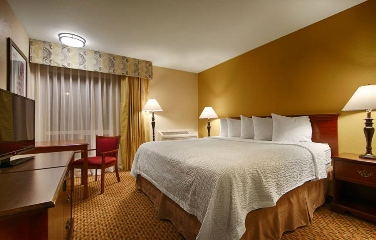 Western Village 3* Fresno