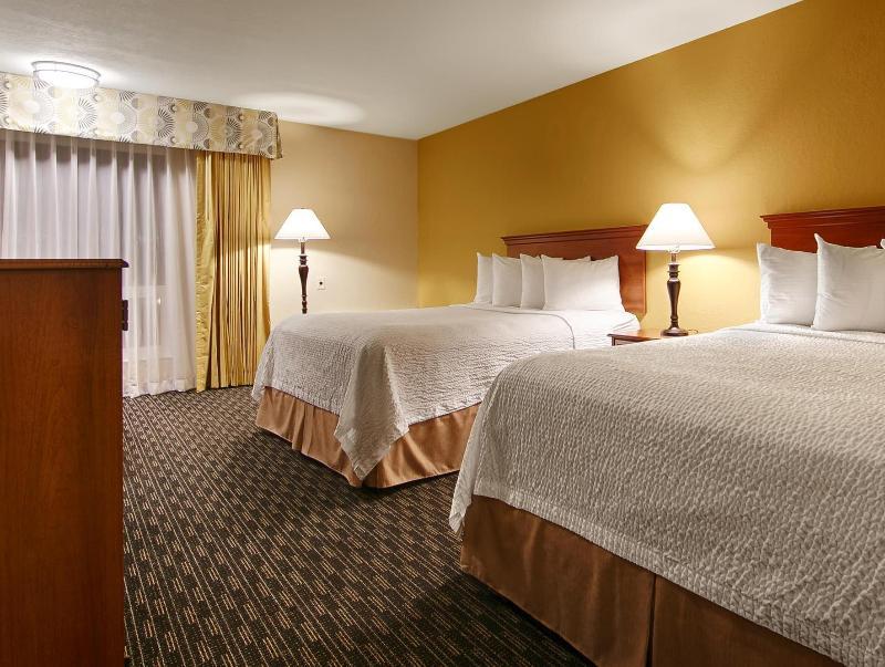 Hotel Western Village Fresno